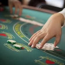 Result announcement and payout settlement Wheel spin result and payout calculation display